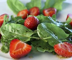 sorrel with strawberries salad