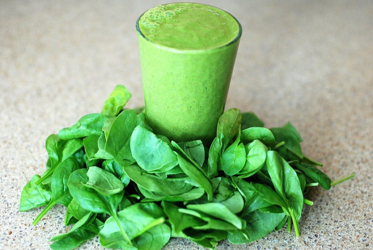 grow spinach and make a smoothie
